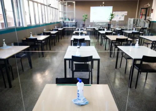 Barreira de proteção anti-viral em acrílico para balcão mesas caixas de supermercado