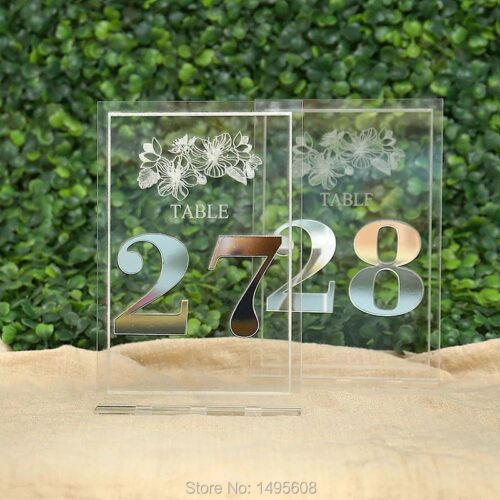 Decoração para mesa de eventos em acrílico espelhado